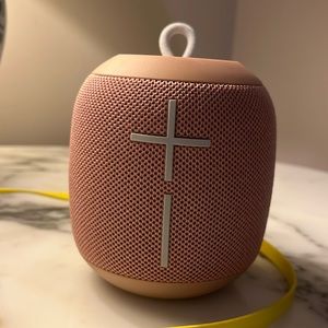 Bluetooth portable sound system. WonderBoom. Ultimate Ears.